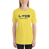 Love Sees No Limits (Halftone Design, Unisex Shirt)