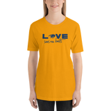 Love Sees No Limits (Halftone Design, Unisex Shirt)