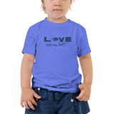 Love Sees No Limits (Halftone Design, Kid's T-Shirt)